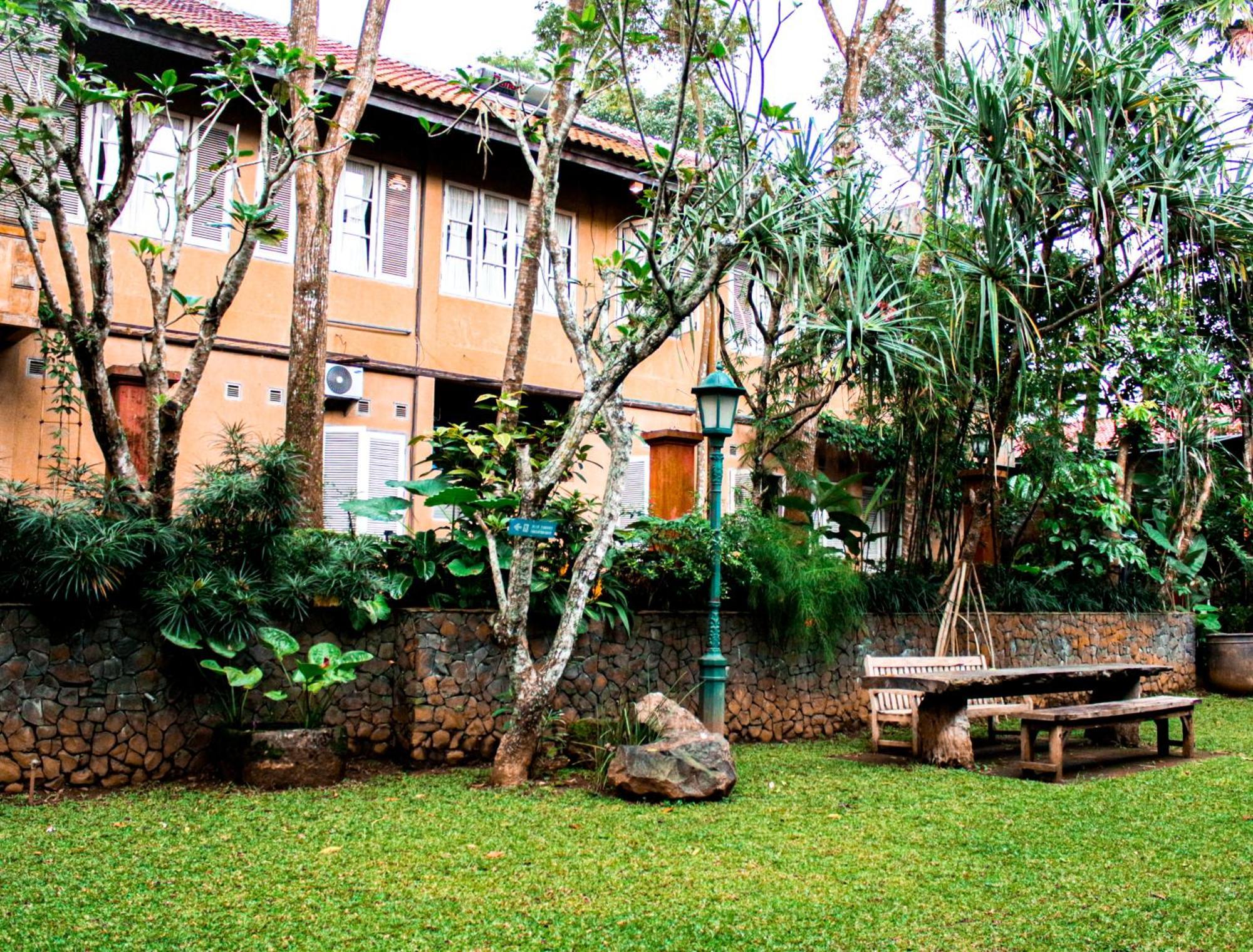 Kayu Arum Resort Salatiga Exterior foto