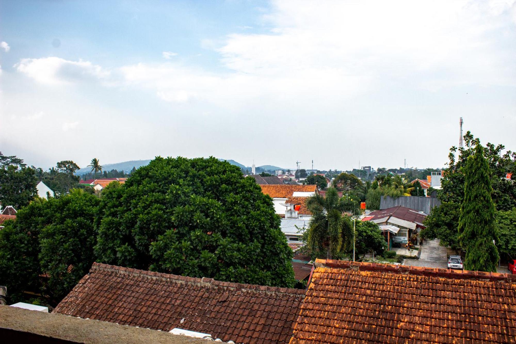 Kayu Arum Resort Salatiga Exterior foto
